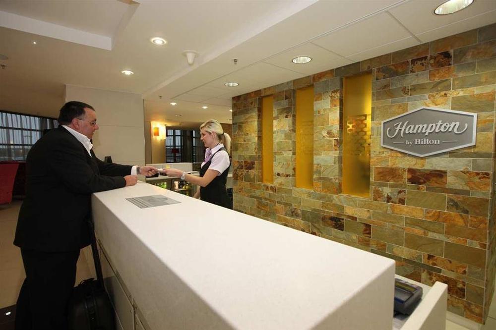 Hampton By Hilton Liverpool John Lennon Airport Speke Interior foto